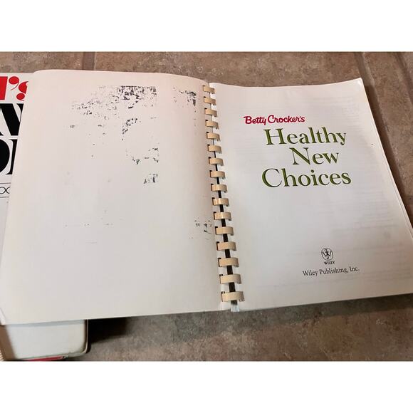 Vtg Betty Crockers Healthy New Choices Cookbook 400 Recipes First Edition Spiral - Picture 3 of 10